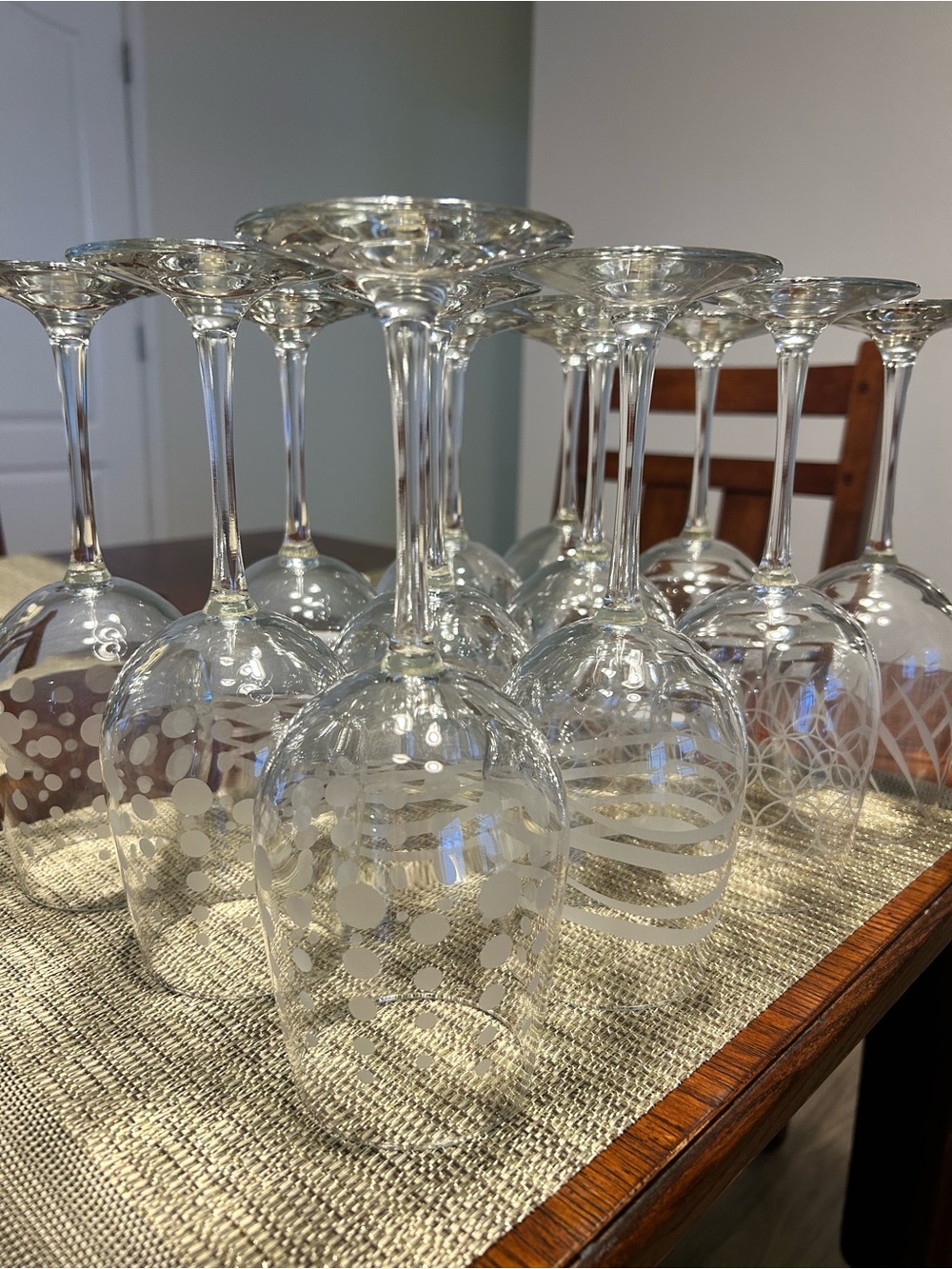 Etched Clear Wine Glass Set - Elegant Clear Stemware